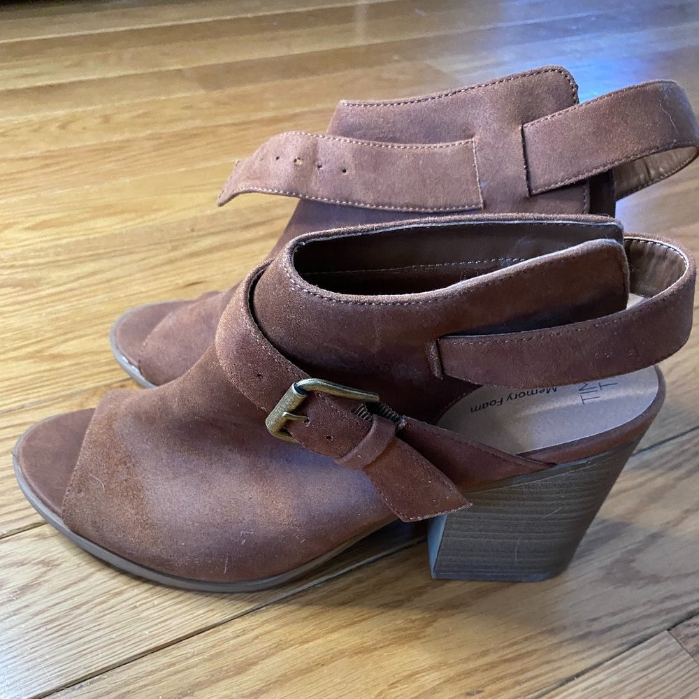 Time & Tru Brown Heeled Sandals